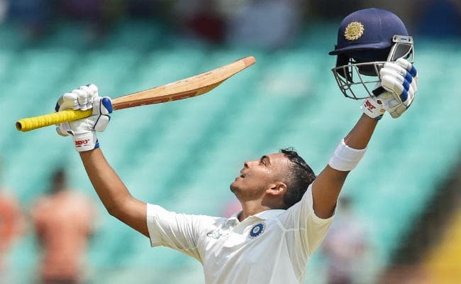 पृथ्‍वी शॉ के डेब्‍यू सेंचुरी पर दिग्‍गज क्रिकेटरों ने कहा, बच्‍चे में है दम...