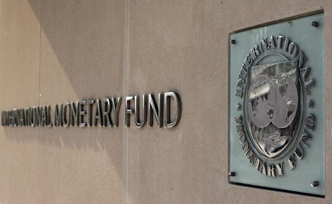 IMF ने पाकिस्तान को दी ब्याज बढ़ाने और विनिमय दर घटाने की सलाह
