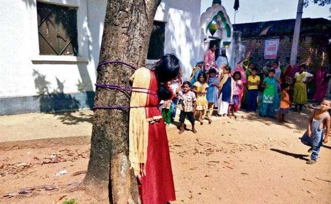नवादा : ….जब प्यार करने पर युवती को दी गयी तालिबानी सजा