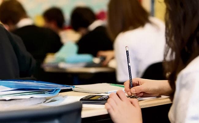 निजी स्कूलों की फीस मामला : कानून नहीं बना तो बंद नहीं होगी मनमानी