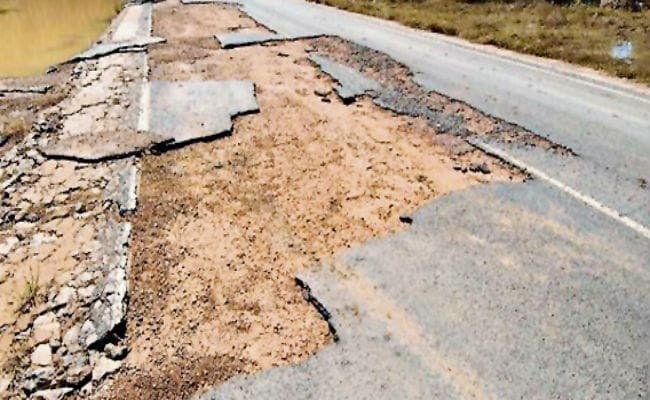 ग्रामीण सड़कों की मरम्मत की गुणवत्ता की निगरानी जरूरी