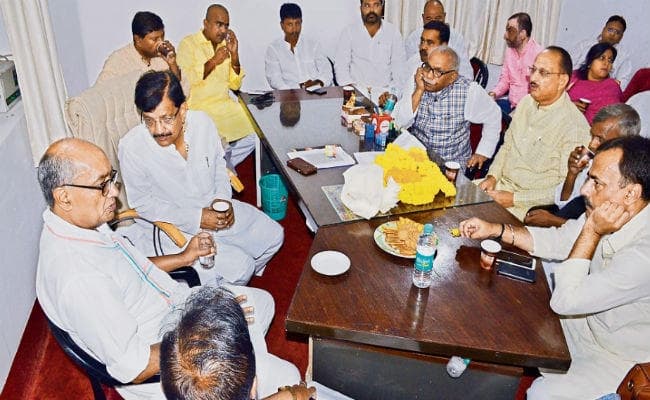 पटना : दिग्विजय के साथ कांग्रेस को मजबूत करने पर चर्चा