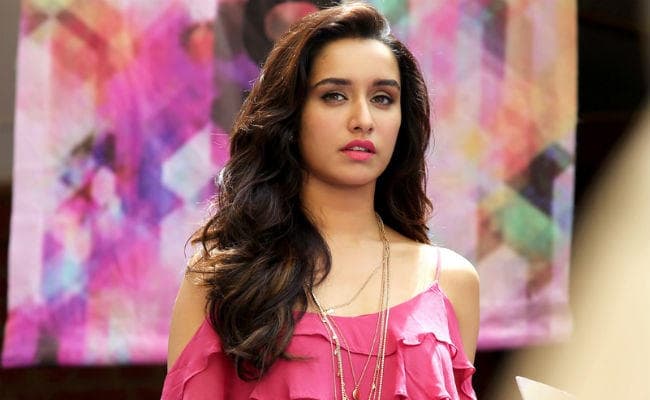 श्रद्धा कपूर को हुआ डेंगू, रोकनी पड़ी फिल्म की शूटिंग