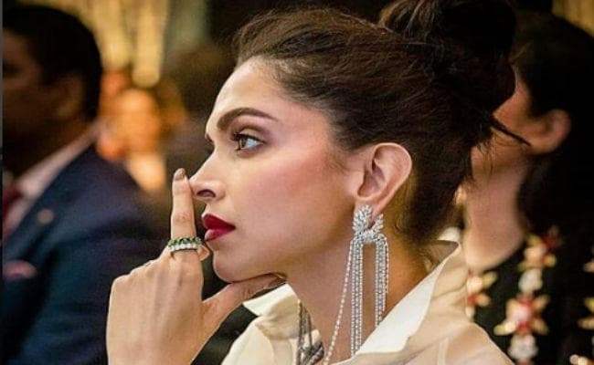 मेघना गुलजार की फिल्‍म में दीपिका पादुकोण, एसिड अटैक पीड़िता का निभायेंगी किरदार