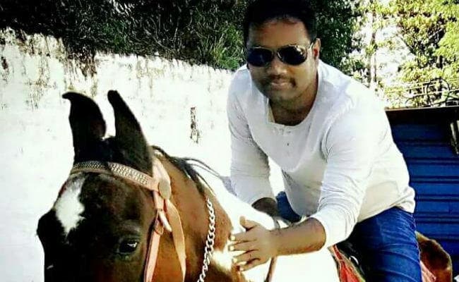 गुमला : 24 घंटे बाद मौत से हार गया राजस्व कर्मचारी सोनू, हुआ था दर्दनाक हादसा