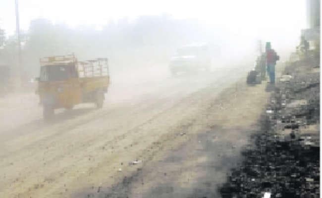 एनएच-75 के फोरलेन कार्य से उड़ रहा धूल का गुबार, सांस लेना भी मुश्किल, लोग बीमारियों के हो रहे शिकार