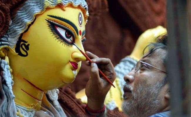 महालया : पितर अपने परिवार को सुख-शांति व समृद्धि का आशीर्वाद दे चले जाते हैं स्वर्ग लोक