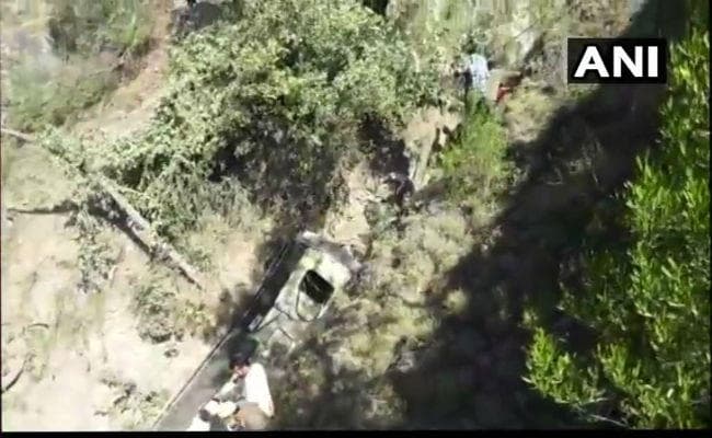 जम्मू-कश्मीर में सेना का वाहन पलटा, 13 जवान जख्मी