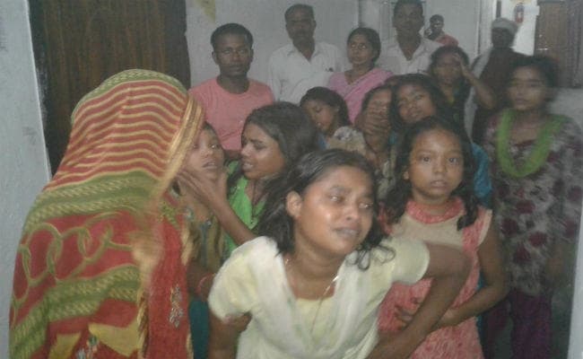 छेड़खानी का विरोध करने पर कस्तूरबा विद्यालय के दर्जनों छात्राओं की पिटाई, कई छात्राएं जख्मी, पुलिस कर रही है कैंप