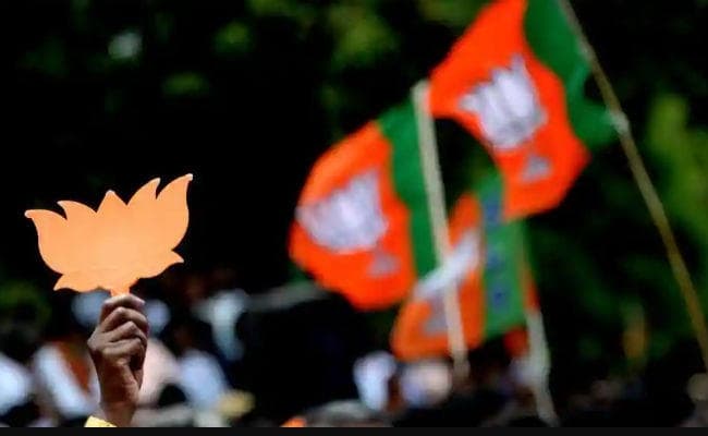 बिहार लोकसभा चुनाव : दस से अधिक भाजपा सांसदों की सीट और टिकट पर मंडराया खतरा