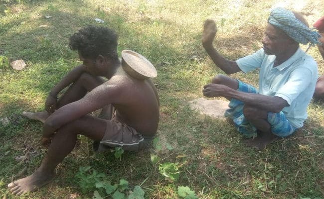 गुमला : मौत से बचने के लिए पीठ में चिपका रहे कासा की थाली, दो की मौत के बाद अंधविश्वासी हुए लोग