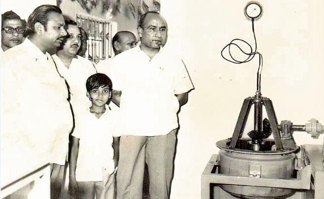 रांची : खेमका परिवार ने दुश्वारियों से गुजर कर हासिल किया मुकाम, कभी छोटे से कमरे में बनाते थे ग्रीस, आज देश में है पहचान