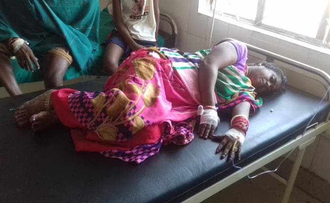 देवघर जा रहे श्रद्धालुओं की भीड़ को दुमका में ट्रक ने रौंदा, तीन की मौत, 10 घायल