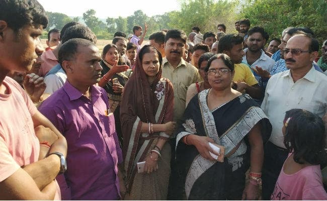 अस्पताल के लिए भूमि चयन पर ग्रामीणों का विरोध, कहा- किसी भी हालत में नदी के किनारे नहीं बनने देंगे