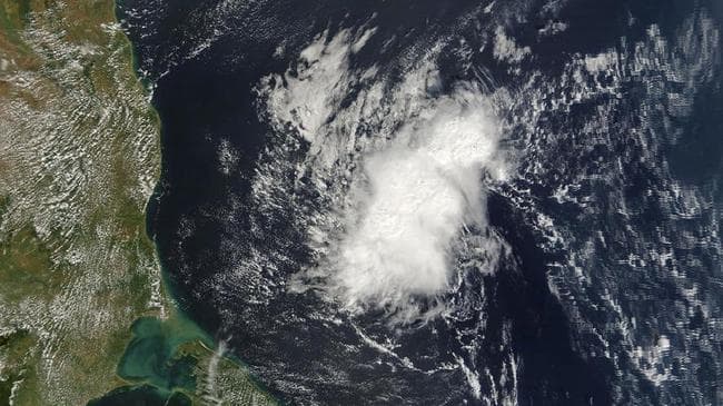 मौसम विभाग ने जारी की चेतावनी, पूजा से पहले 3 दिन तक भारी बारिश की आशंका