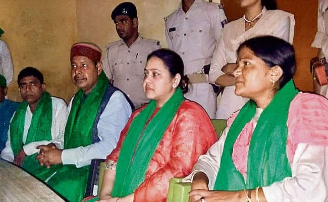 पटना : हमारे परिवार में भाई-भाई में मनमुटाव, पांचों उंगलियां बराबर नहीं होतीं : मीसा भारती