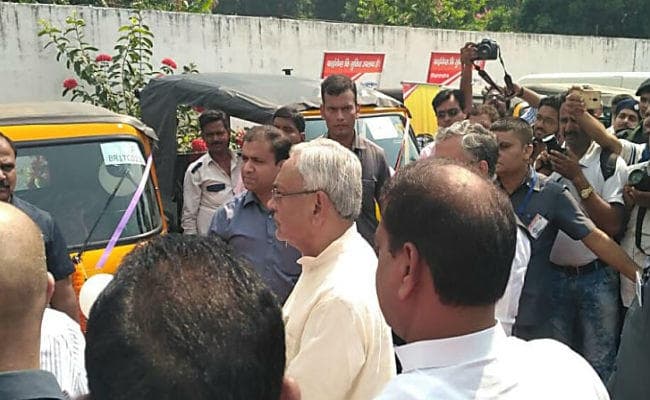 नीतीश ने मुख्यमंत्री ग्राम परिवहन योजना की शुरुआत की