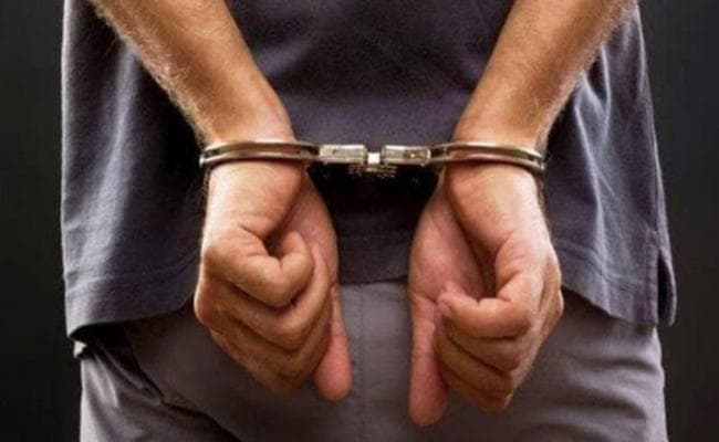 मथुरा से अवैध रूप से रहने वाले 16 बांग्लादेशी नागरिक और उन्हें शरण देने वाला व्यक्ति गिरफ्तार