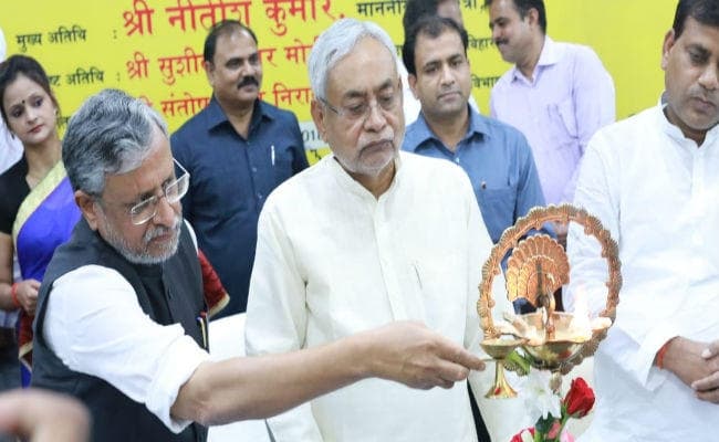 वाहनों के निबंधन में 46 व राजस्व प्राप्ति में 30 प्रतिशत की वृद्धि : सुशील मोदी