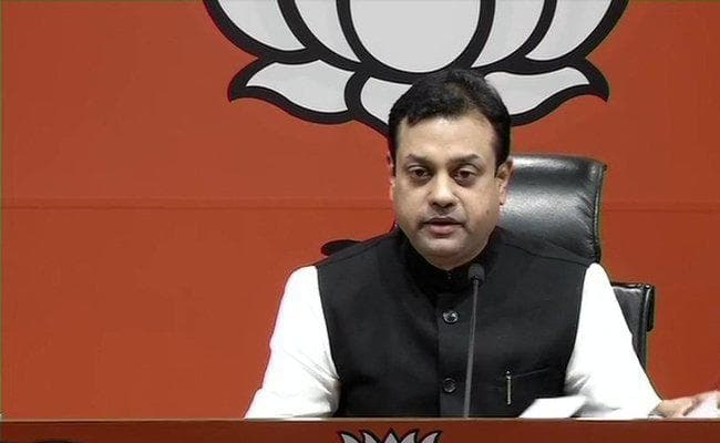 भाजपा का आरोप : कांग्रेस ने राहुल गांधी को लांच करने के लिए गुजरात में उत्तर भारतीयों पर हमले कराये