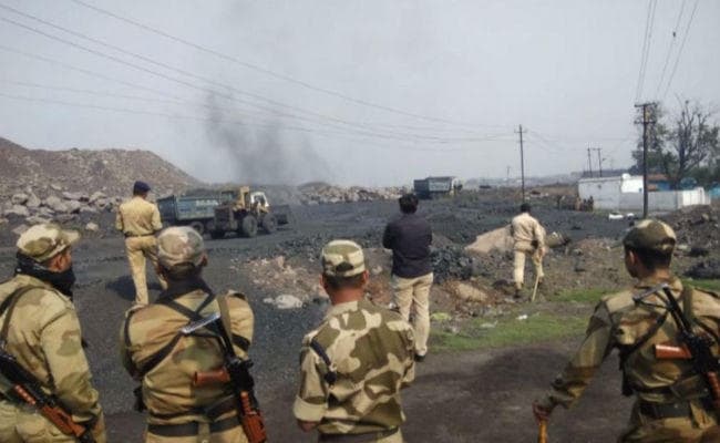 अवैध कोयला के खिलाफ पुलिस ने मारा छापा, सात बैलगाड़ियां तोड़ी