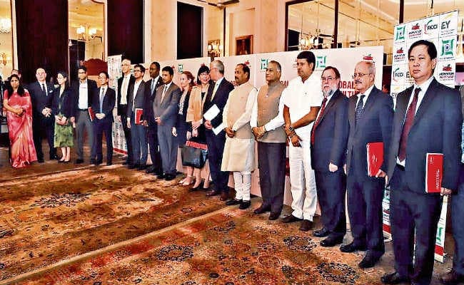 रांची : वैश्विक स्तर पर जैविक खेती को भी बढ़ावा मिले : रघुवर दास