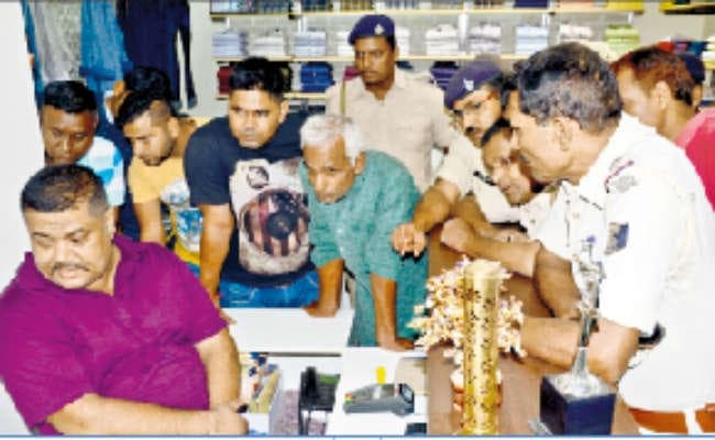 त्योहार आते ही सक्रिय हुआ स्नैचर गिरोह, थानेदार के पिता से 70 हजार की छिनतई ऑटो सवार महिला का झपट ले गये पर्स