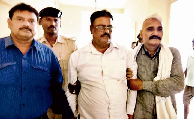 राजगीर में जमीन के सर्वे में पांच लाख रुपये घूस लेते अमीन को निगरानी ने दबोचा