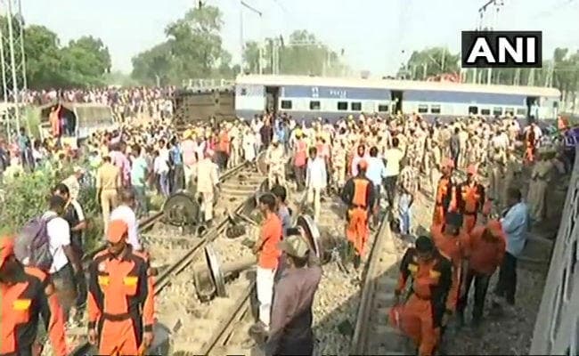 #NewFarakkaExpress रेल हादसा: सात की मौत, डिब्बे के पटरी से उतरते ही मच गयी चीख-पुकार