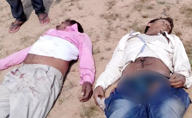 चिकित्सक की गाड़ी ने बाइक सवार दो युवकों को कुचला, जान बचाने के लिए भाग कर थाने पहुंचे चिकित्सक