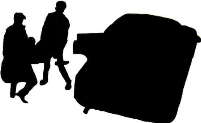 आठ हथियारबंद बदमाशों ने दिनदहाड़े घर में घुस कर उठा ले गये लड़की, दहशत फैलाने के लिए की फायरिंग