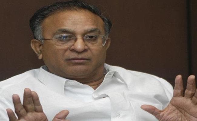 कांग्रेस ने कहा, अकबर संतोषजनक जवाब दें नहीं तो इस्तीफा दें