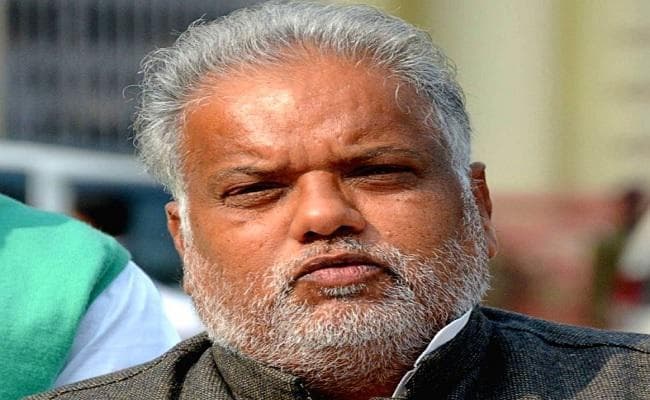 हिंदी भाषी लोगों पर हमला करने वालों पर देशद्रोह का मुकदमा हो : मंत्री