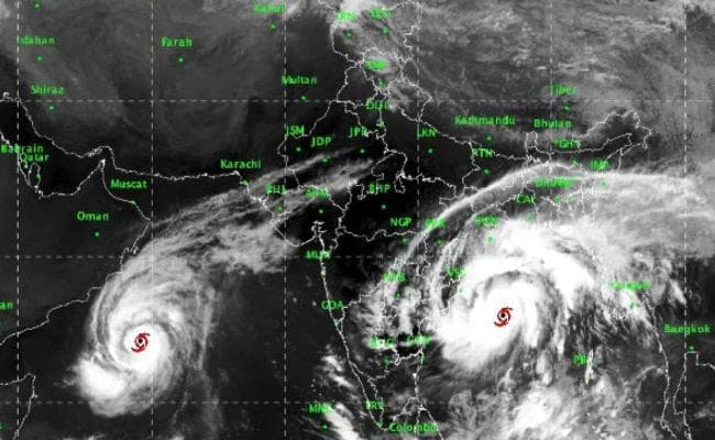 #Titli : गंगा किनारे भारी बारिश का अनुमान, मजबूत हो रहा है चक्रवात ‘तितली’, ट्रेन सेवाएं स्थगित