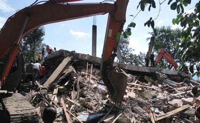 सो रहे थे लोग, भूकंप से अचानक हिला इंडोनेशिया ,तीन की मौत