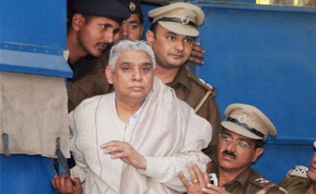 स्वयं-भू बाबा रामपाल हत्या के मामले में दोषी करार