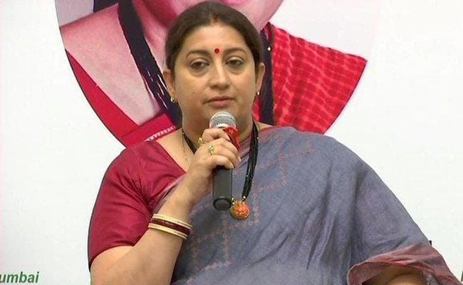 एमजे अकबर मामला :  स्मृति का टिप्पणी से इनकार, विजयवर्गीय ने कहा - इस्तीफे पर सरकार लेगी निर्णय