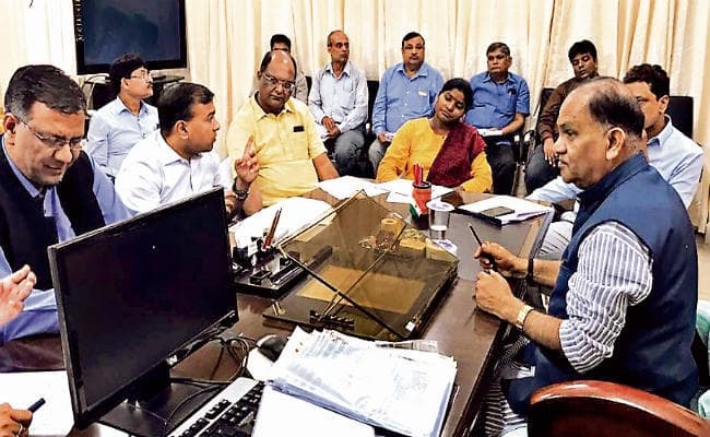 रांची : नगर विकास मंत्री सीपी सिंह ने दी चेतावनी, एस्सेल इंफ्रा को आखिरी मौका, सफाई व्यवस्था नहीं सुधारी, तो छुट्टी कर देंगे