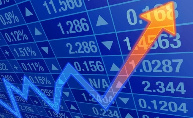 छह महीने के न्यूनतम स्तर तक गिरने के बाद संभला सेंसेक्स, 640 अंक चढ़ा, रुपया भी हुआ मजबूत