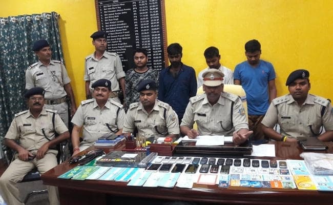 चार साइबर क्रिमिनल गिरफ्तार, बोकारो पुलिस ने किया साइबर ठग गिरोह का भंडाफोड़