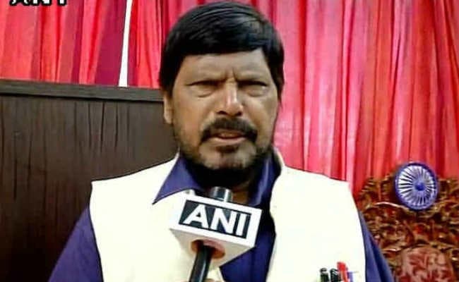 सामाजिक न्याय व अधिकारिता राज्यमंत्री रामदास का बयान- आरक्षण सीमा 75 फीसदी कर सवर्णों को भी मिले लाभ