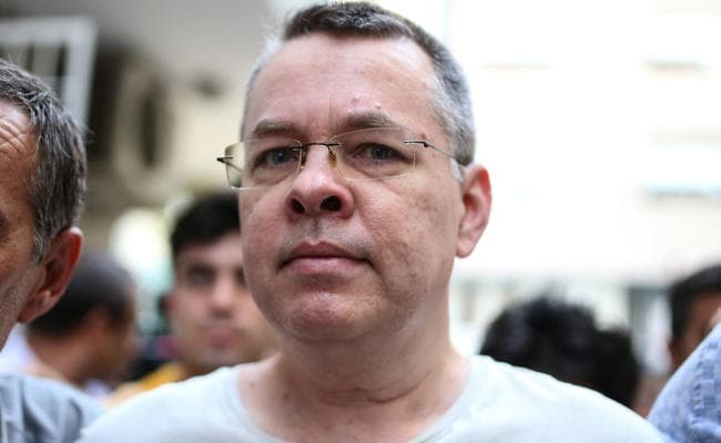 तुर्की से रवाना हुए अमेरिकी पादरी ब्रूनसन, व्हाइट हाउस में ट्रंप से मिलेंगे