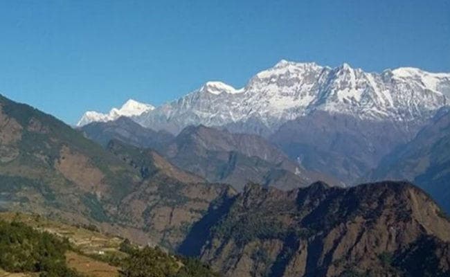 नेपाल : भीषण बर्फीली आंधी के बाद हुए भूस्खलन ने ली 9 पर्वतारोही की जान