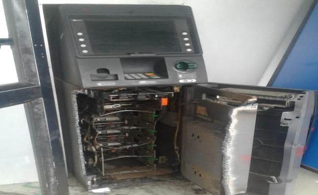 हजारीबाग में SBI का ATM काटकर 34.16 लाख रुपये ले उड़े चोर