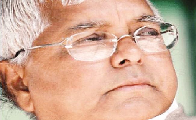 रांची : मां दुर्गा की आराधना में रमे लालू प्रसाद, कर रहे शाकाहारी भोजन