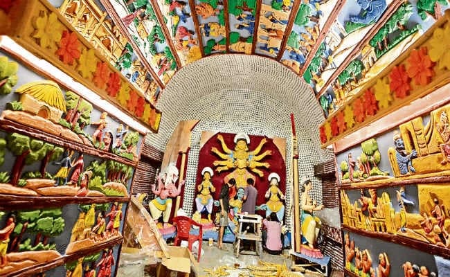 दुर्गोत्सव : मां के दरबार में बिखरी भव्यता, आज खुलेंगे इन पंडालों के पट