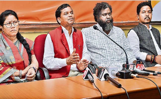 रांची : शहीदों के गांव से 14 नवंबर को लायी जायेगी मिट्टी : पाहन