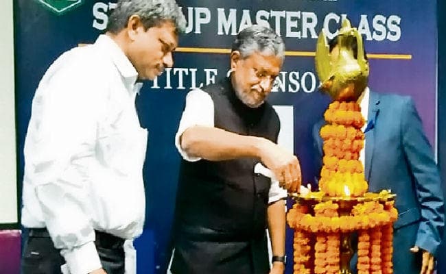 पटना : छात्र नये-नये अनुसंधान करें, स्टार्टअप को मिलेगा 10 % आरक्षण : सुशील मोदी