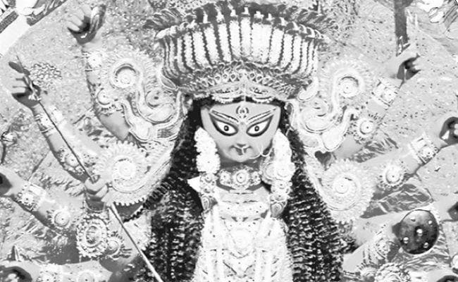 कोलकाता : इस बार कार्निवल में शामिल होंगी 75 प्रतिमाएं