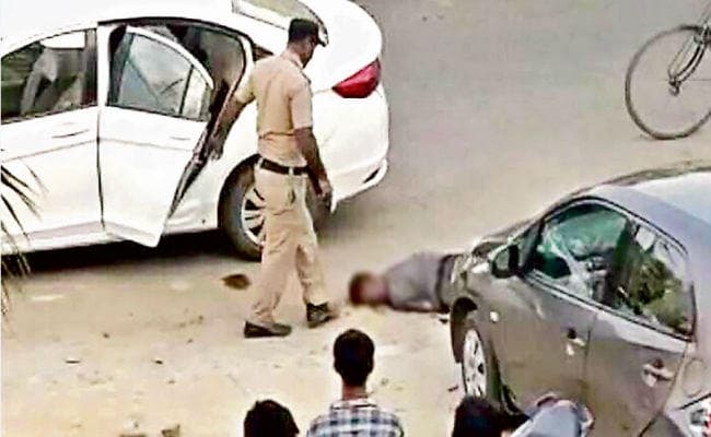 गुरुग्राम: जज की पत्नी ने तोड़ा दम, गोली मारकर बोला सुरक्षाकर्मी- शैतान और…